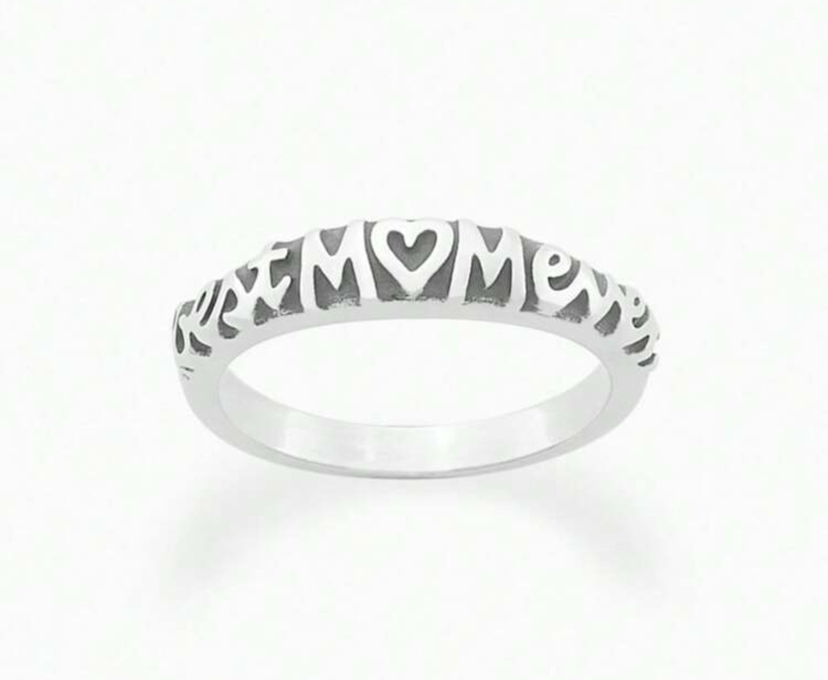 "Mom” ring